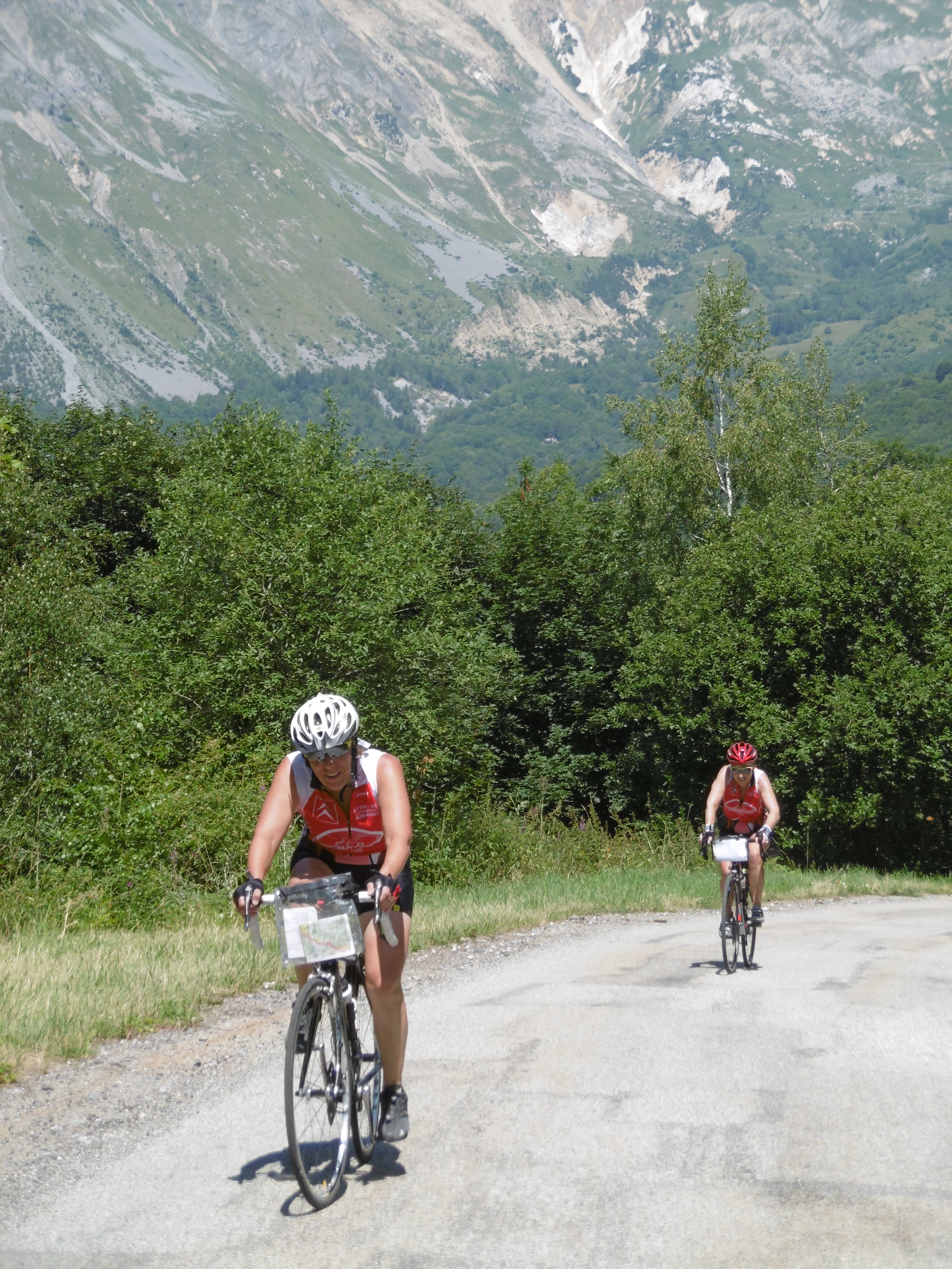 les filles au col de Bon Plan ( Christiane qui agonise derière °°°) (1)